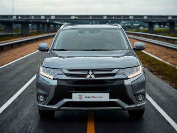 mitsubishi-outlander-plug-in-petrol-2017-big-2
