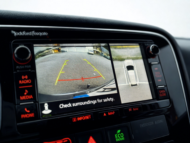 mitsubishi-outlander-plug-in-petrol-2017-big-10