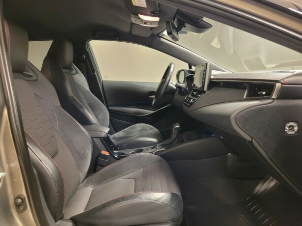 toyota-corolla-elektrisitetbensin-2019-big-12