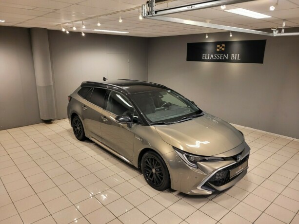 toyota-corolla-elektrisitetbensin-2019-big-1