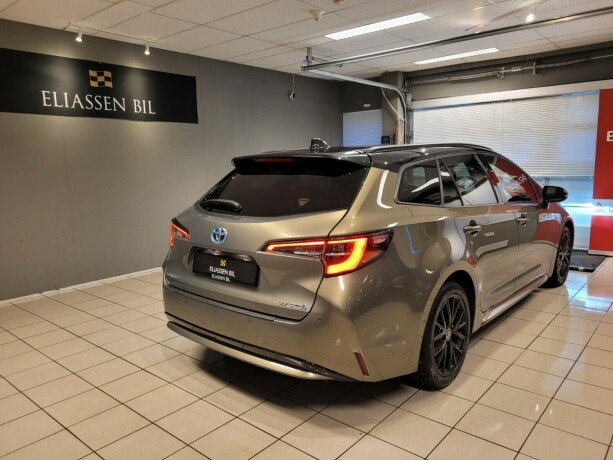 toyota-corolla-elektrisitetbensin-2019-big-5