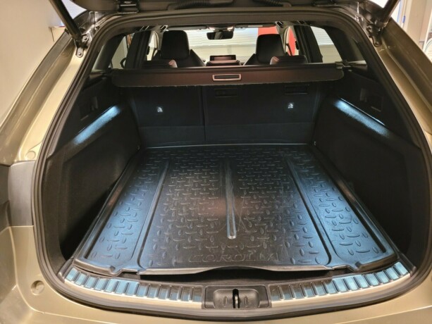 toyota-corolla-elektrisitetbensin-2019-big-18