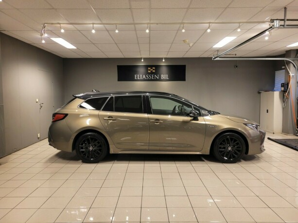 toyota-corolla-elektrisitetbensin-2019-big-3