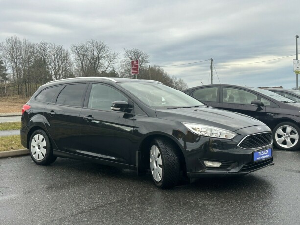 ford-focus-bensin-2016-big-2