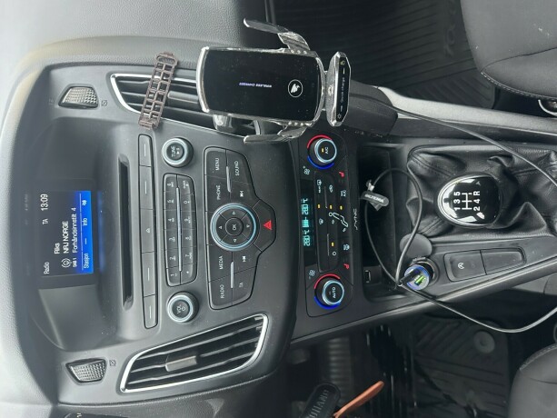 ford-focus-bensin-2016-big-11