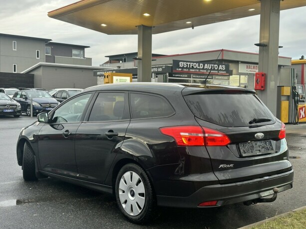 ford-focus-bensin-2016-big-5