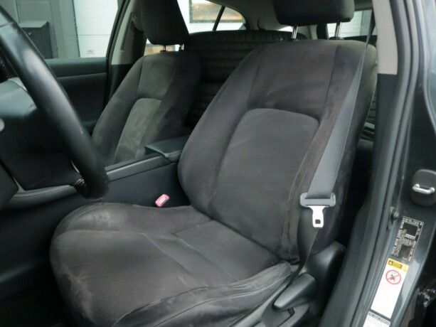 lexus-ct200h-bensin-2011-big-9