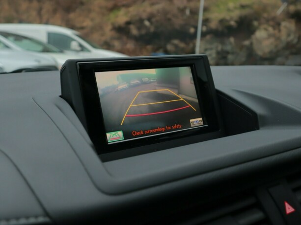 lexus-ct200h-bensin-2011-big-22