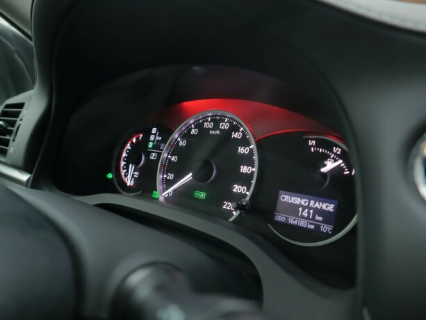 lexus-ct200h-bensin-2011-big-20