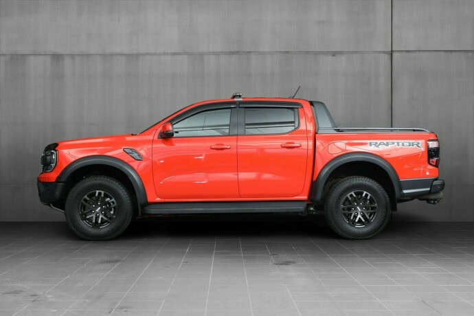 ford-ranger-raptor-bensin-2023-big-2