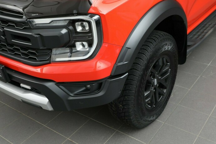 ford-ranger-raptor-bensin-2023-big-32