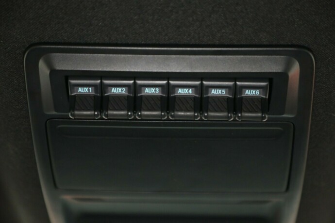 ford-ranger-raptor-bensin-2023-big-23