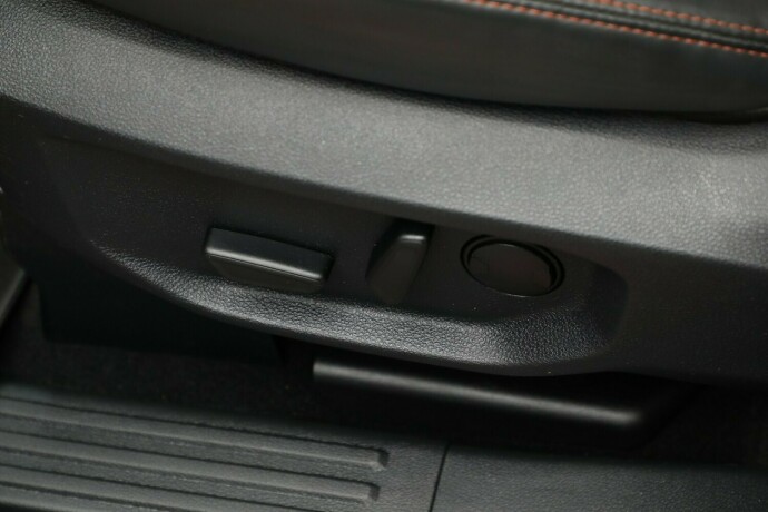 ford-ranger-raptor-bensin-2023-big-25