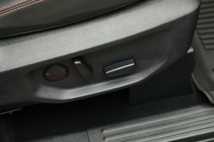 ford-ranger-raptor-bensin-2023-big-24