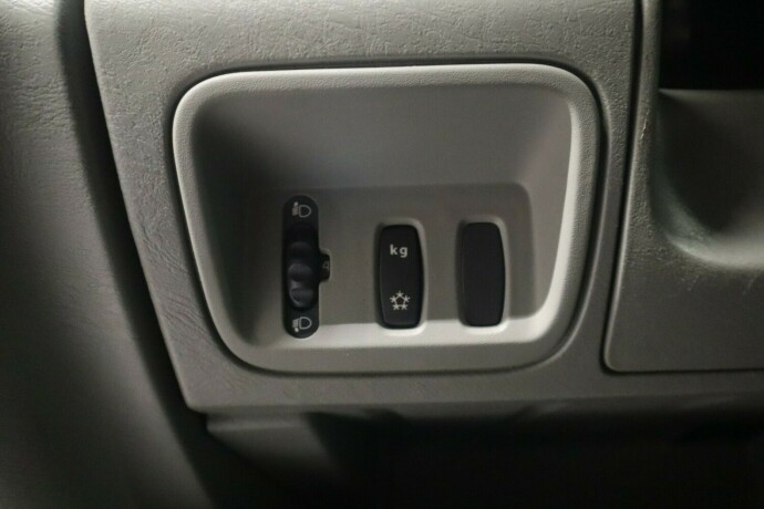 opel-vivaro-diesel-2010-big-6