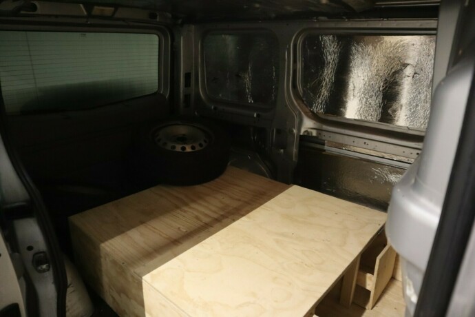 opel-vivaro-diesel-2010-big-9