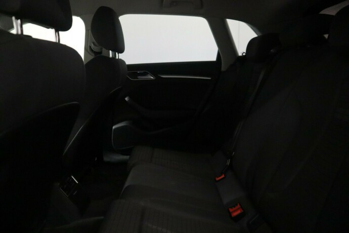 audi-a3-bensin-2015-big-18