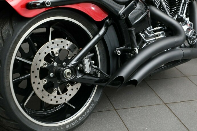 harley-davidson-fxsb-103-softail-breakout-bensin-2013-big-4