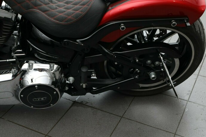 harley-davidson-fxsb-103-softail-breakout-bensin-2013-big-19