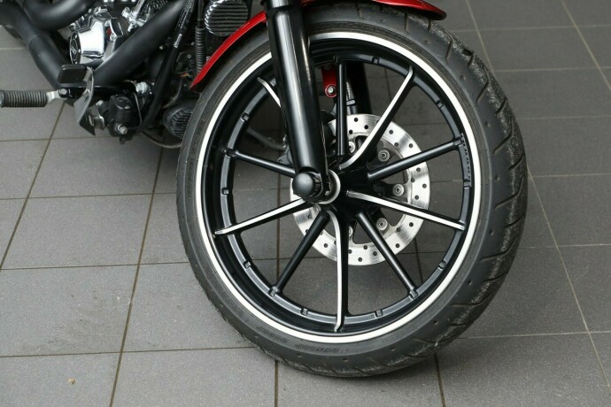 harley-davidson-fxsb-103-softail-breakout-bensin-2013-big-18