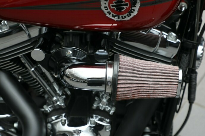 harley-davidson-fxsb-103-softail-breakout-bensin-2013-big-10