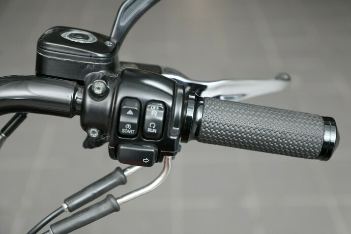 harley-davidson-fxsb-103-softail-breakout-bensin-2013-big-13