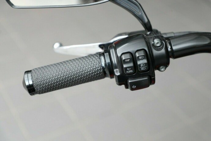 harley-davidson-fxsb-103-softail-breakout-bensin-2013-big-12