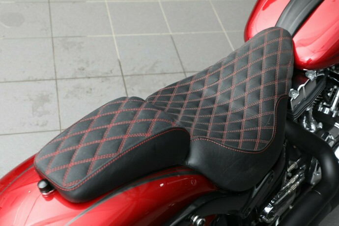 harley-davidson-fxsb-103-softail-breakout-bensin-2013-big-9