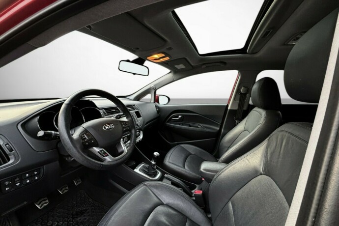 kia-rio-bensin-2013-big-16