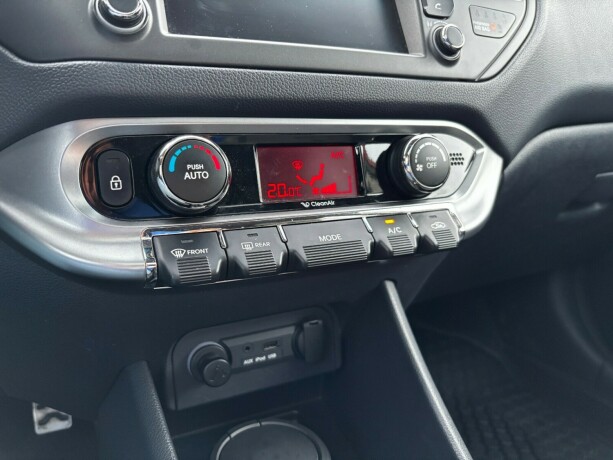 kia-rio-bensin-2013-big-21