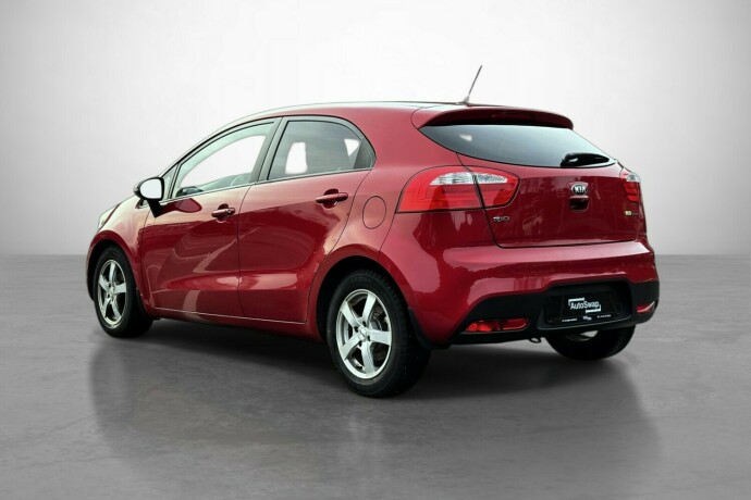kia-rio-bensin-2013-big-10