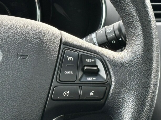 kia-rio-bensin-2013-big-29