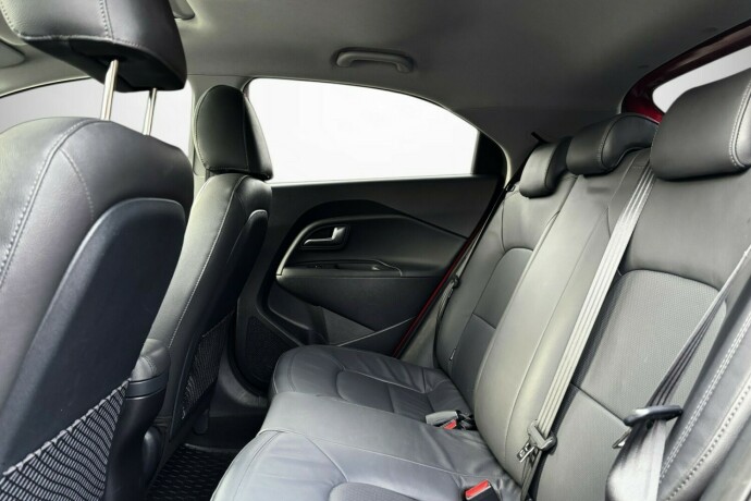 kia-rio-bensin-2013-big-25