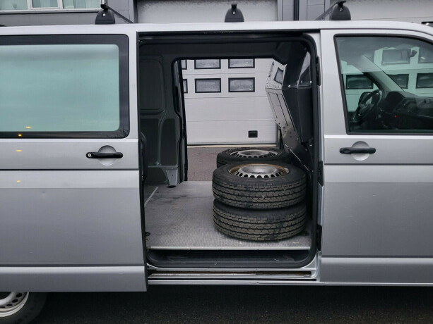 volkswagen-transporter-diesel-2018-big-10