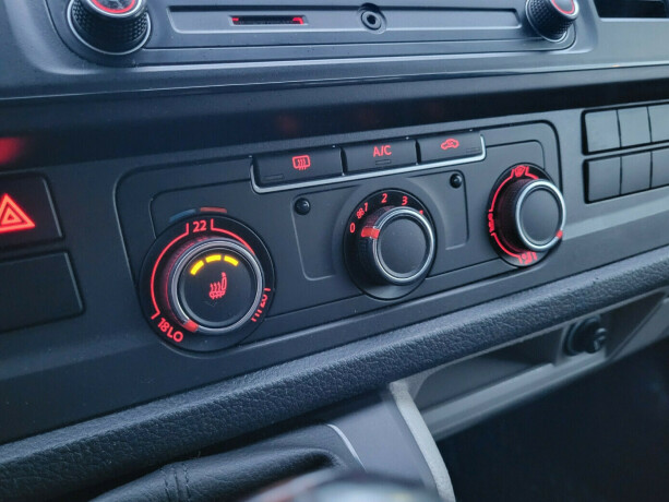 volkswagen-transporter-diesel-2018-big-20