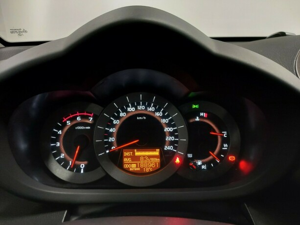 toyota-rav4-diesel-2011-big-28