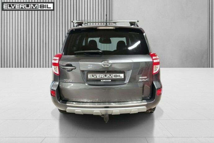 toyota-rav4-diesel-2011-big-7