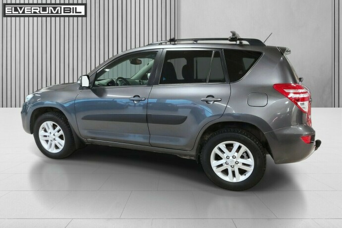 toyota-rav4-diesel-2011-big-4