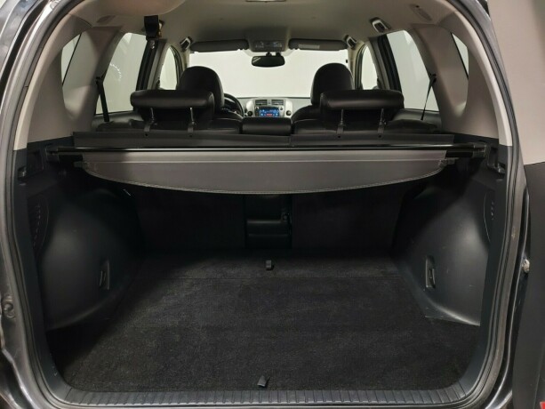 toyota-rav4-diesel-2011-big-25