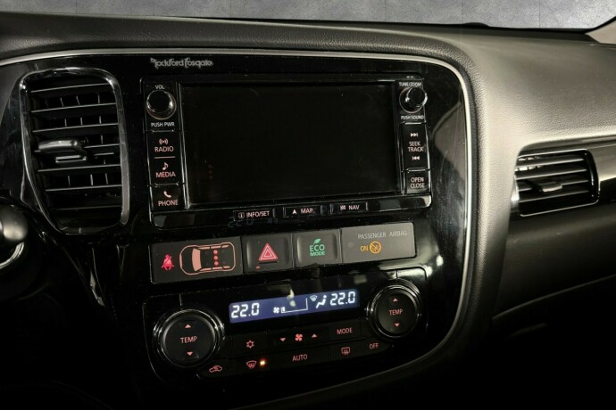 mitsubishi-outlander-elektrisitetbensin-2016-big-16