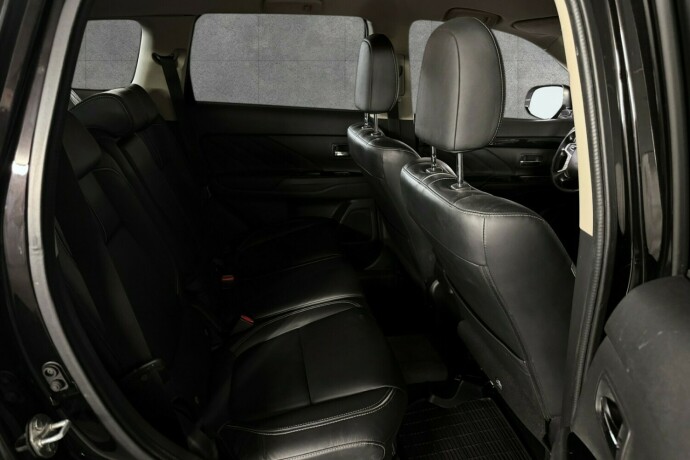 mitsubishi-outlander-elektrisitetbensin-2016-big-19