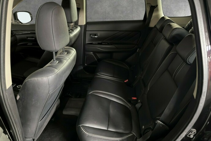 mitsubishi-outlander-elektrisitetbensin-2016-big-9