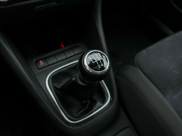 volkswagen-golf-diesel-2012-big-18