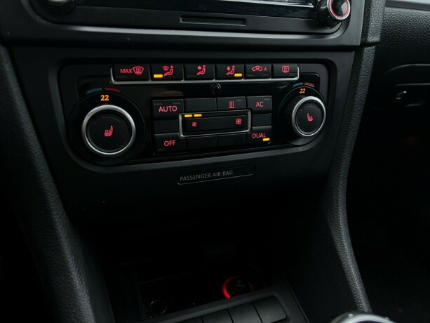 volkswagen-golf-diesel-2012-big-19