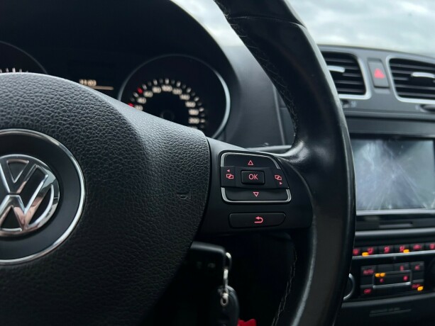 volkswagen-golf-diesel-2012-big-17