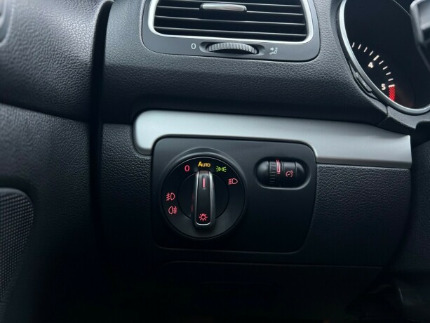 volkswagen-golf-diesel-2012-big-20