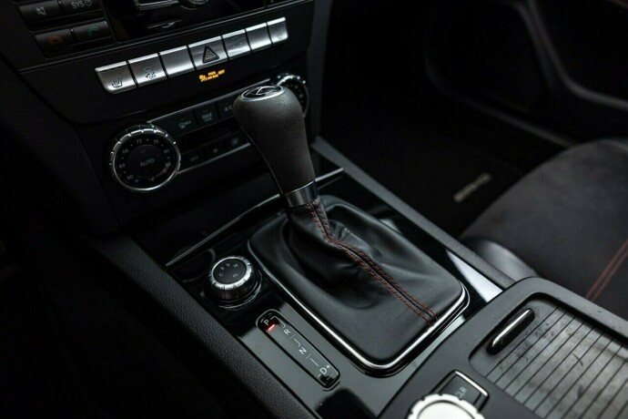 mercedes-benz-c-klasse-bensin-2012-big-41