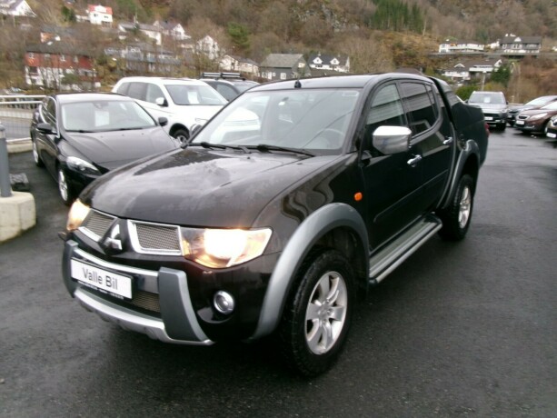 mitsubishi-l200-diesel-2009-big-2