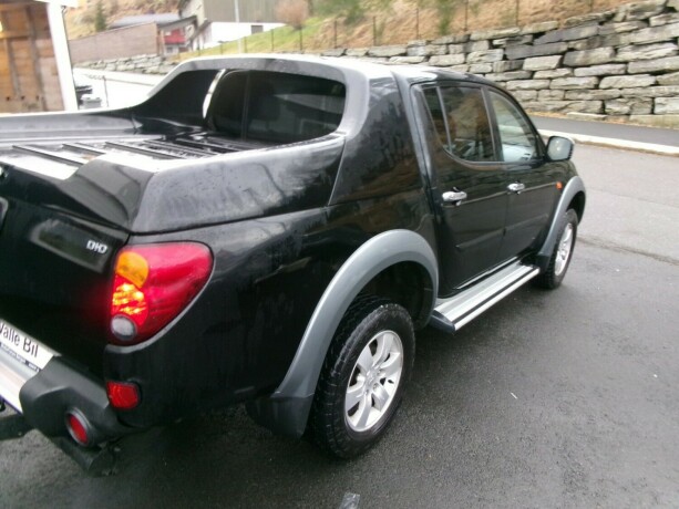 mitsubishi-l200-diesel-2009-big-4
