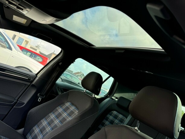 volkswagen-golf-elektrisitetbensin-2015-big-18